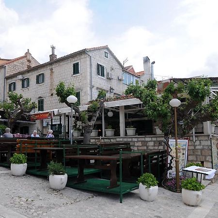 Guesthouse Rebecca Makarska Bagian luar foto