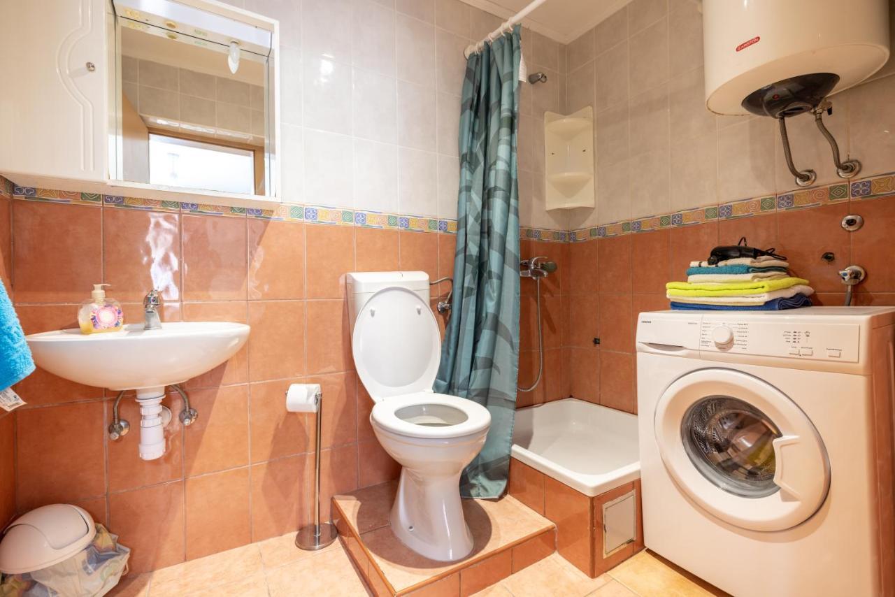 Guesthouse Rebecca Makarska Bagian luar foto