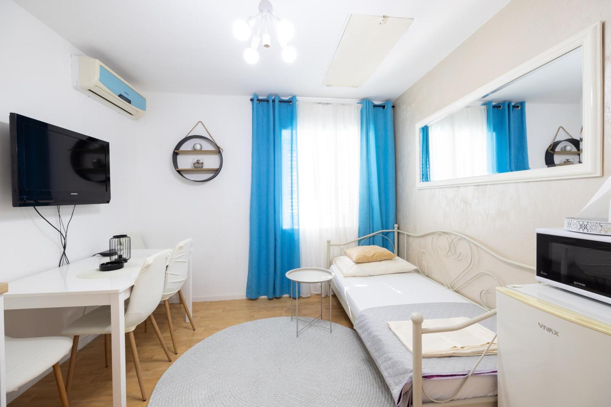 Guesthouse Rebecca Makarska Bagian luar foto