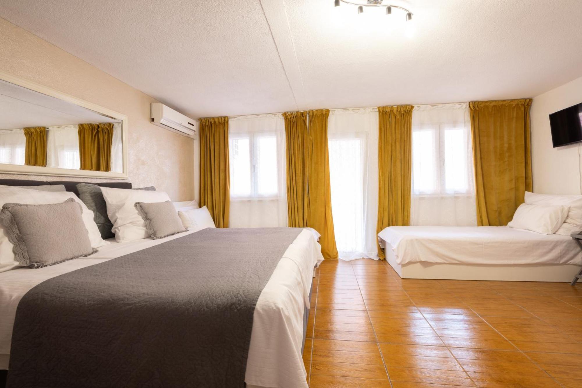 Guesthouse Rebecca Makarska Bagian luar foto